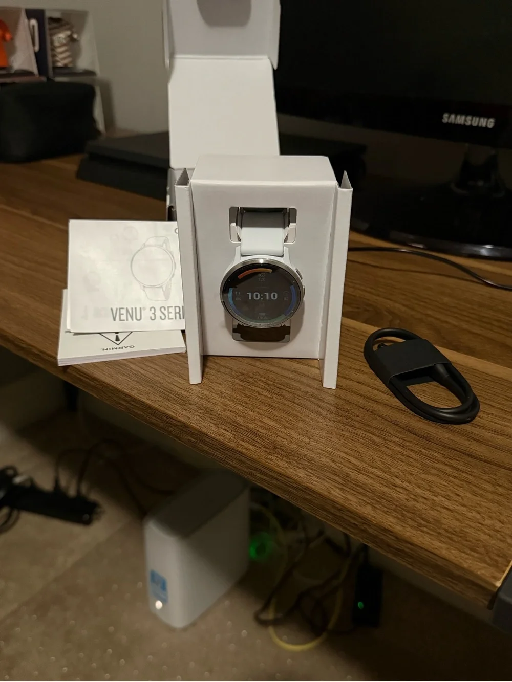 garmin Venu 3 Smartwatch - Whitestone/Black Display Accents